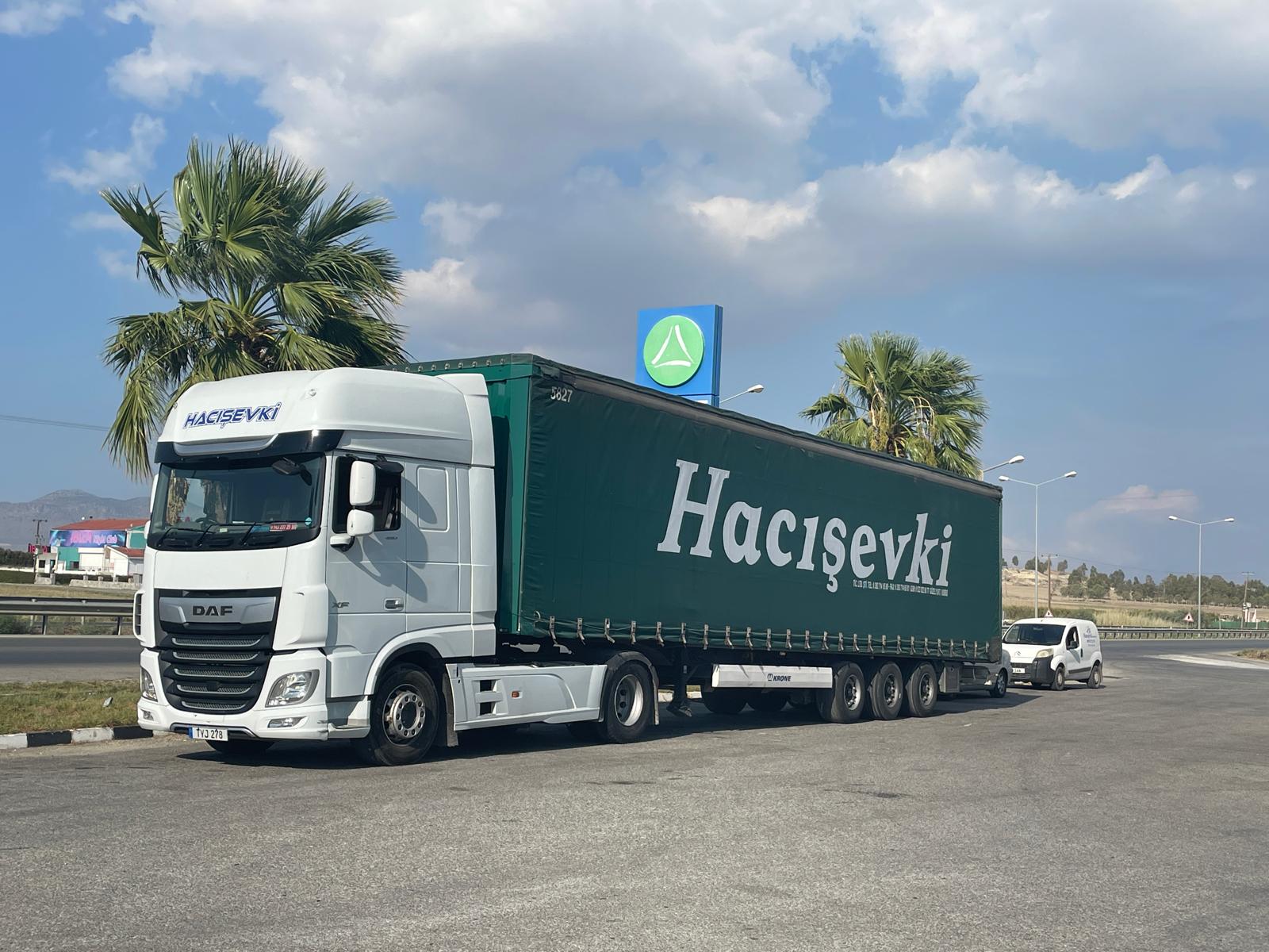 Hacışevki Nakliyat’ın Kıbrıs genelinde hizmet veren modern araç filosu