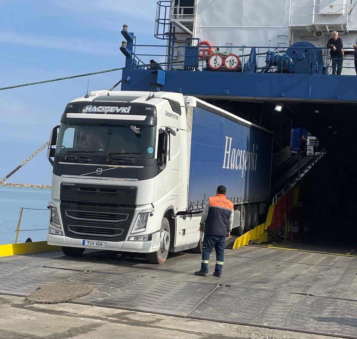 Hacışevki Nakliyat tarafından sunulan profesyonel taşıma hizmeti