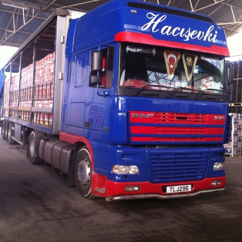 Hacışevki Nakliyat araç filosunun farklı tonajlara sahip lojistik araçları